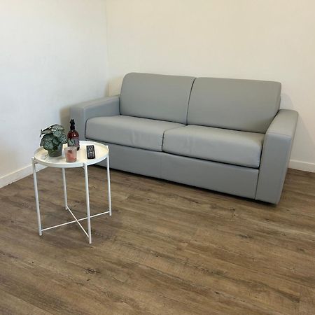 Superbe Studio Meuble Avec Parking Maubeuge ภายนอก รูปภาพ