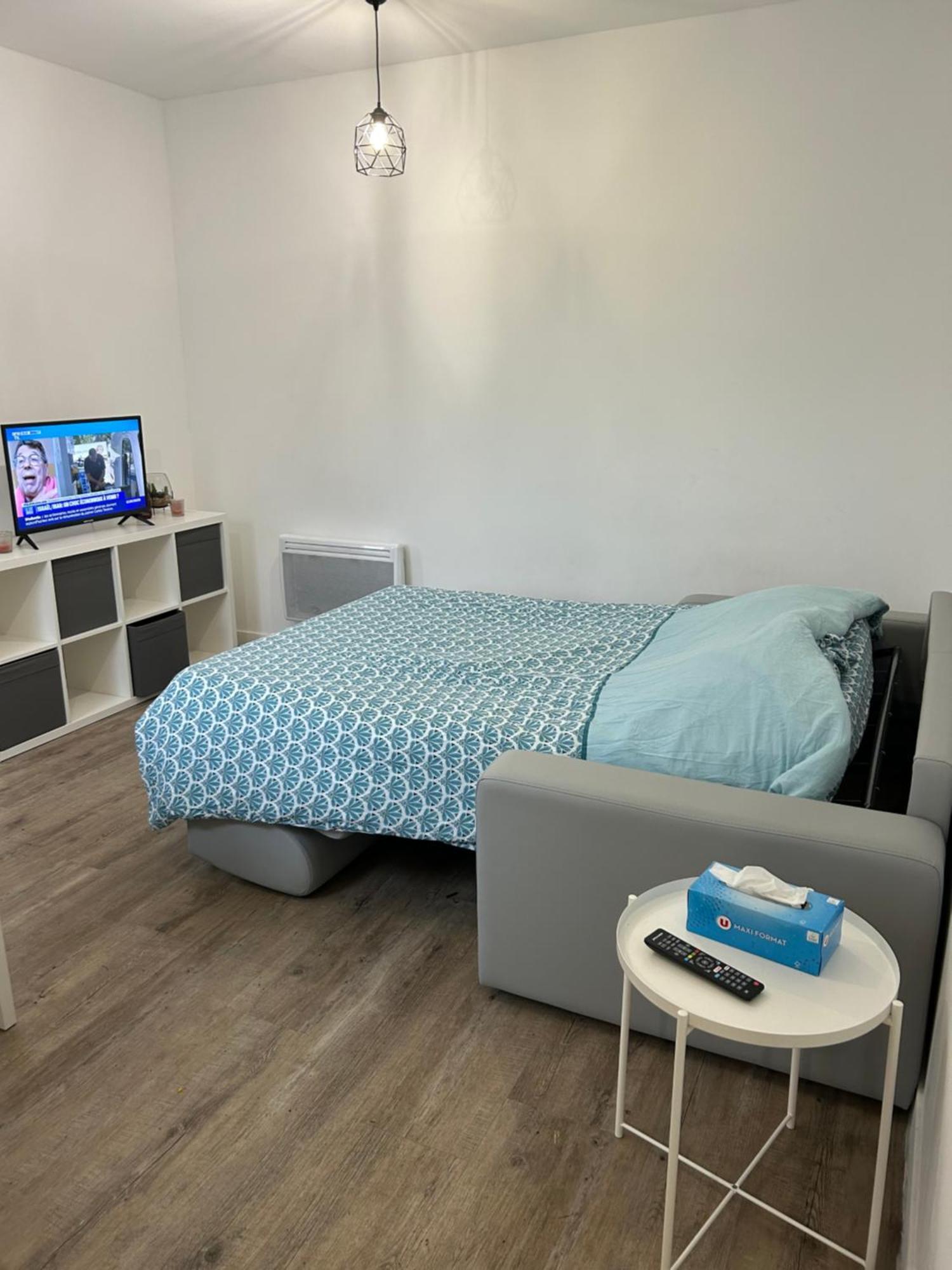 Superbe Studio Meuble Avec Parking Maubeuge ภายนอก รูปภาพ